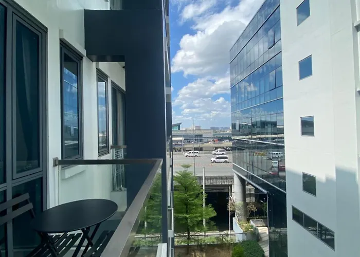 81 Newport Blvd - Cluster 1 Near Naia T3 Apartamento