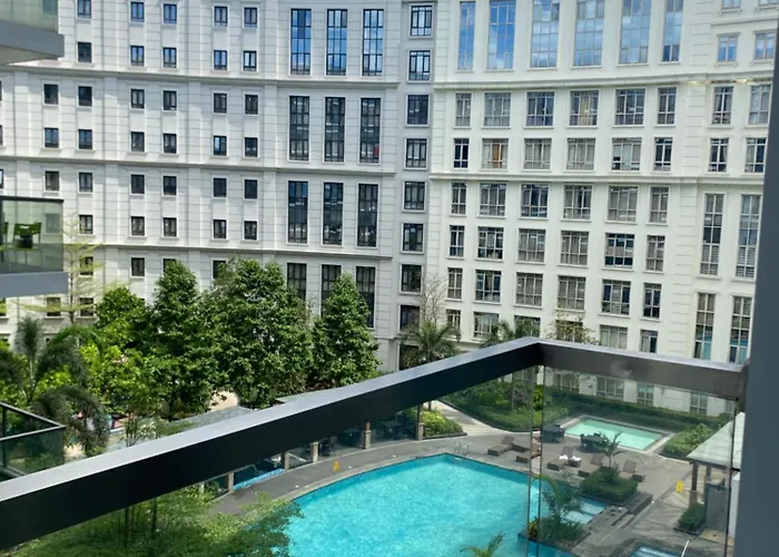 81 Newport Blvd - Cluster 1 Near Naia T3 *