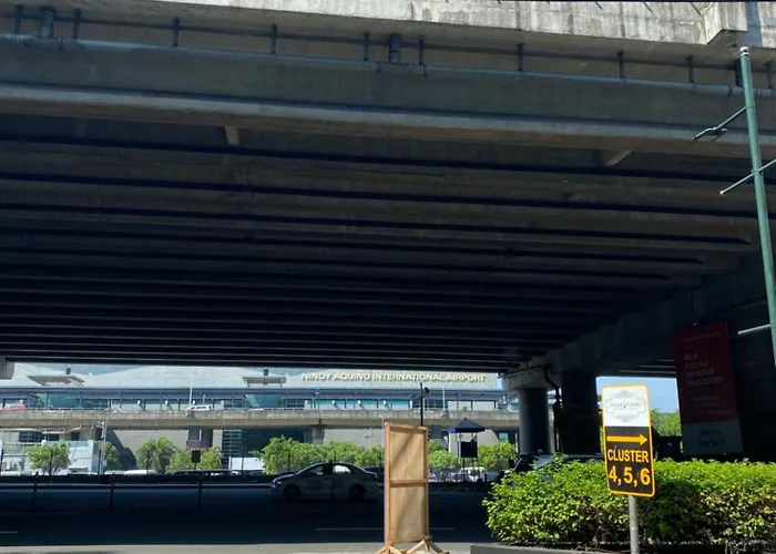 81 Newport Blvd - Cluster 1 Near Naia T3 *